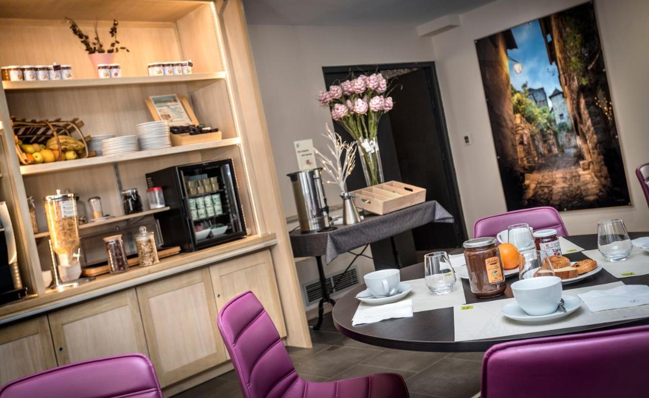 Logis Hotel Restaurant Les 2 Rives - A75, En Bordure De Riviere バナサック エクステリア 写真