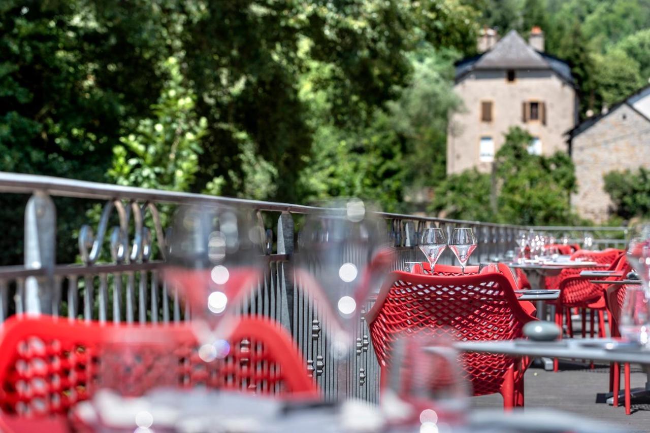 Logis Hotel Restaurant Les 2 Rives - A75, En Bordure De Riviere バナサック エクステリア 写真