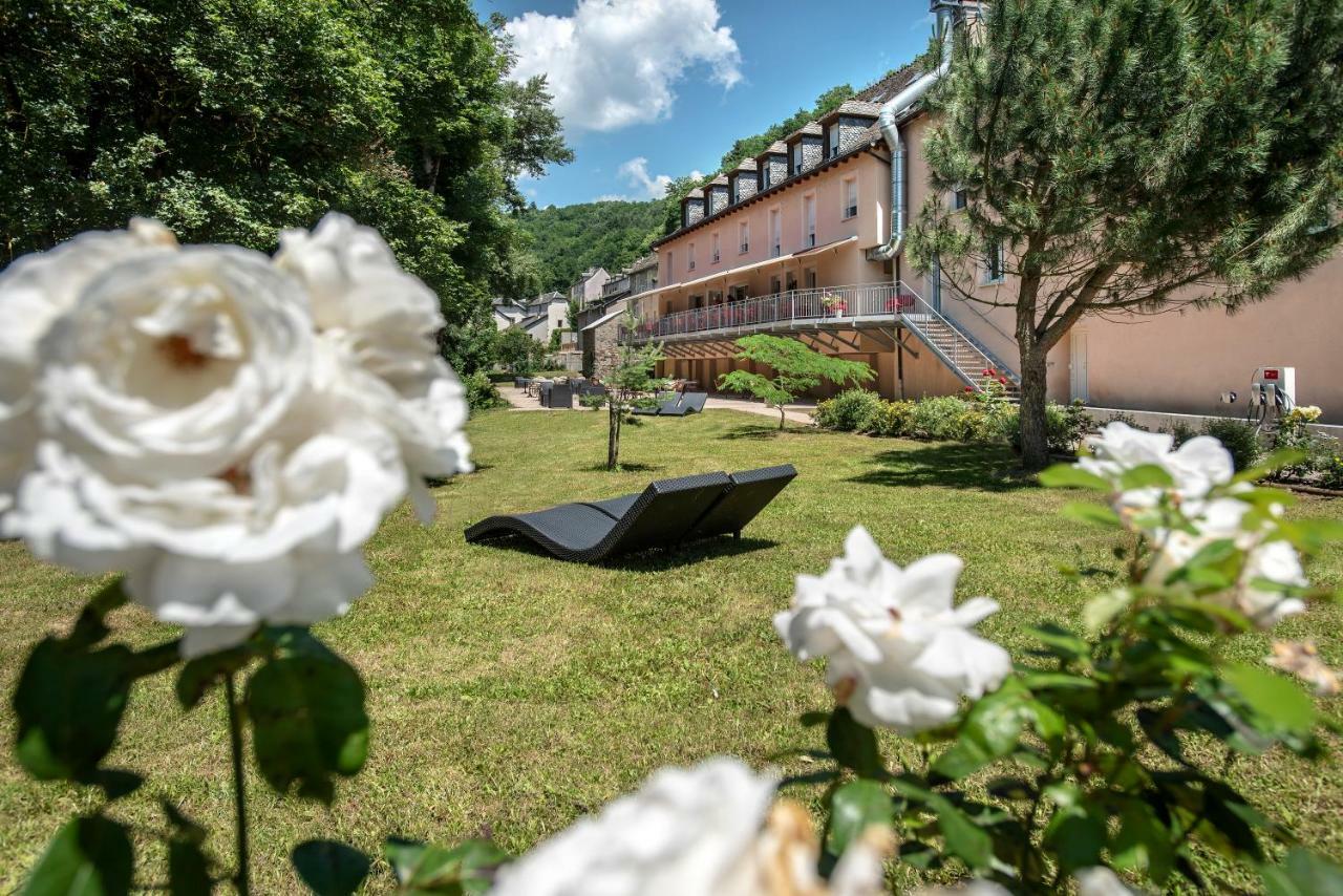 Logis Hotel Restaurant Les 2 Rives - A75, En Bordure De Riviere バナサック エクステリア 写真
