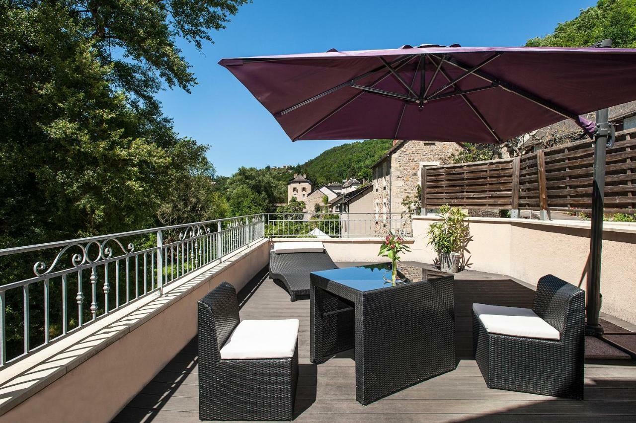 Logis Hotel Restaurant Les 2 Rives - A75, En Bordure De Riviere バナサック エクステリア 写真